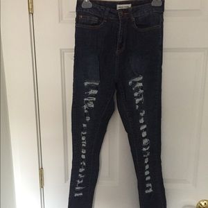 High waisted ripped jeans